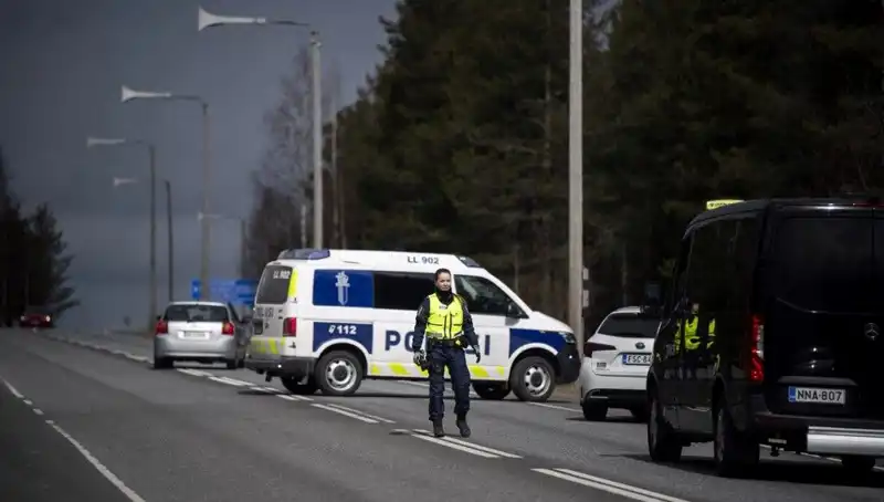 Finlandiya’da Okulda Bıçaklı Saldırı: Öğrenciler Yaralı, Şüpheli Gözaltında