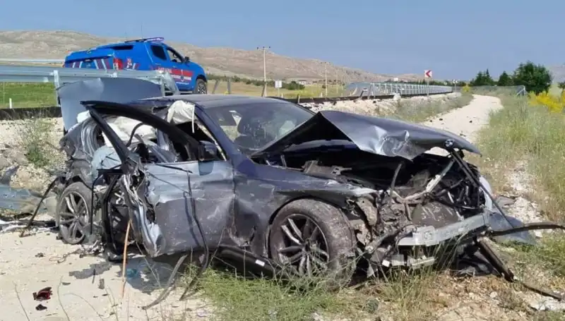Sivas'ta Çift Trafik Kazası: Acı Olayda 9 Kişi Yaralandı