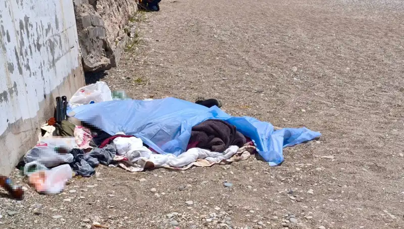 Konyaaltı Sahili'nde Gizemli Ceset Bulundu: Olayın Perdesi Aralanıyor!
