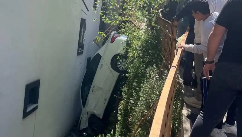 Kağıthane'de Metrelerce Sürüklenen Araçta Korku Dolu Anlar Yaşandı