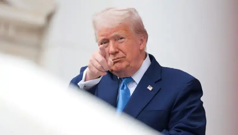 Adalet Bakanlığı’ndan Şaşırtan Açıklama: Trump’ın Epstein Belgeleriyle İlgisi Ne?