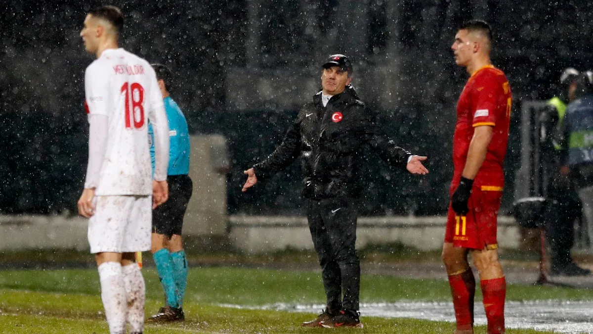 Vincenzo Montella: "Mağlubiyet Sonrası Çok Üzgünüm, Taraftarları Hak Ettiğimiz Gibi Sevindiremedik"