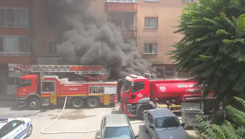 Niğde'de Beyaz Eşya Deposu Alev Alev Yandı: Olayın İç Yüzü Ne?