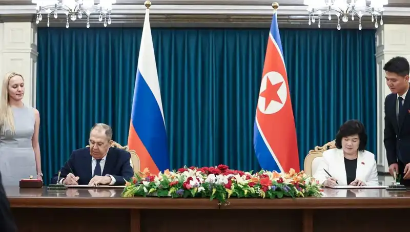 Rusya ve Kuzey Kore: Lavrov'un Gizemli Buluşması ne Anlama Geliyor?