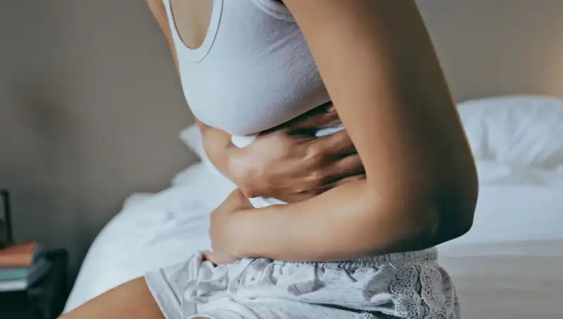 22 Yaşında Bağırsağında Kanser Tespiti: Genç Kadının Hikayesi