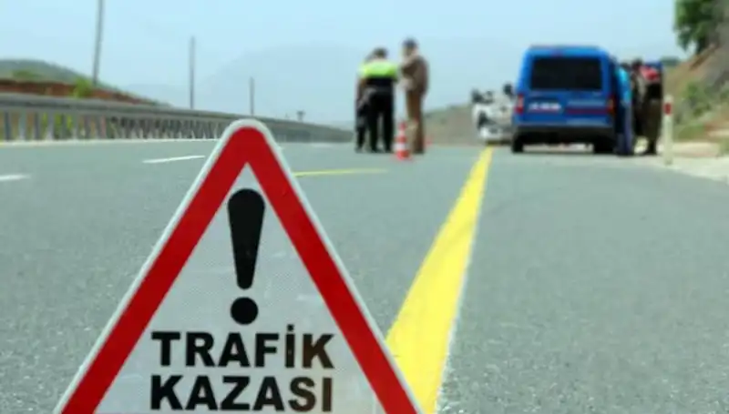 Otomobil ve Kamyon Çarpıştı: Kazada Can Kayıpları ve Yaralılar Tespit Edildi