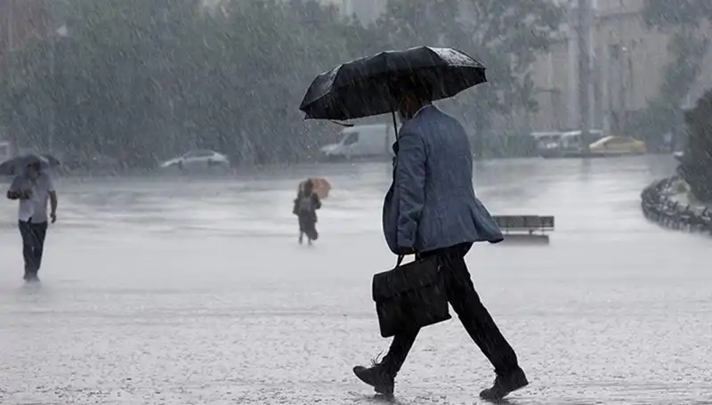 Meteoroloji'den Uyarı: Bölgelere Göre Sağanak ve Kuvvetli Yağış Bekleniyor