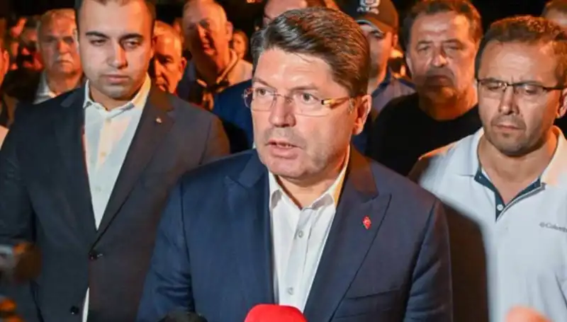 Bursa’daki Orman Yangınında FETÖ Bağlantısı: Bakan Tunç Açıklama Yaptı