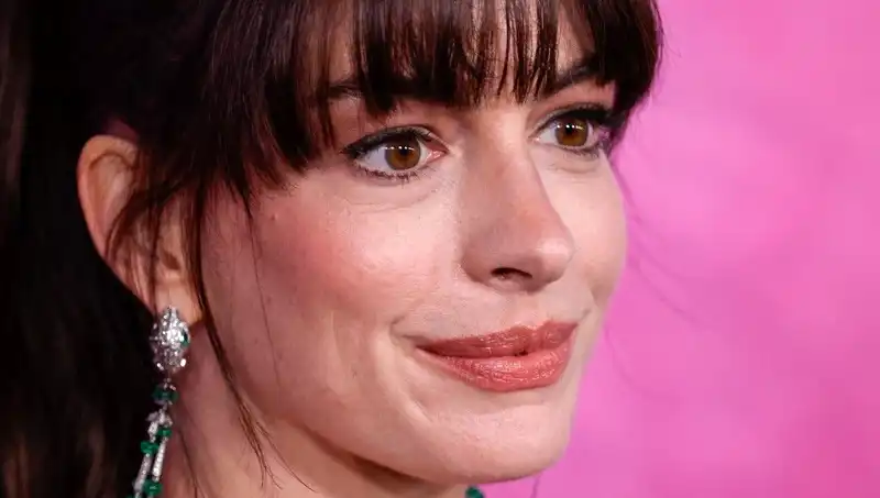 Hollywood'un Şaşırtıcı Estetik Trendi: Yüzlere Ölü İnsan Derisi Enjekte Edilmesi