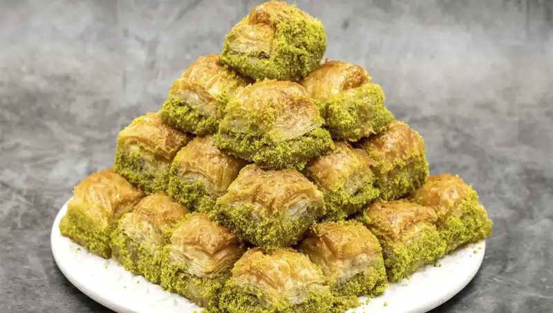 Baklavadan Bakteri Çıktı: Uzman, "Hayati Tehlike Oluşturabilir" Dedi
