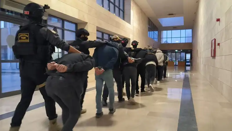Türkiye'de DAEŞ'e Yönelik Dev Operasyon: 298 Şüpheli Gözaltında