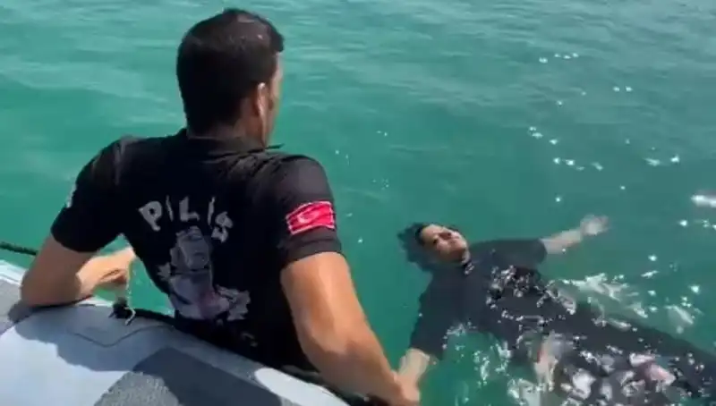 Baraj Gölünde Dramatik Kurtarma: Kadın Gemi Adamları Tarafından Hayata Döndürüldü