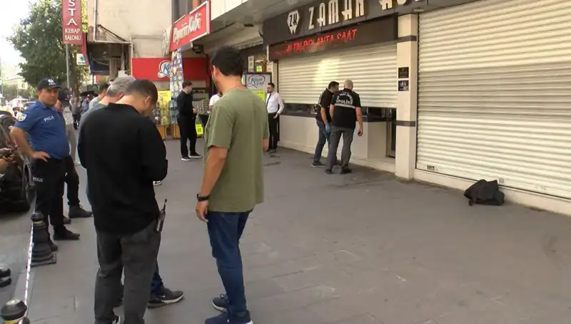 Güpegündüz Cadde Ortasında Kuyumcu Soyma Girişimi: Olaya Müdahale Edenler Söz Konusu