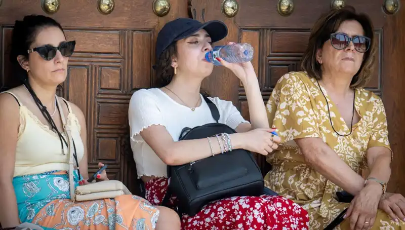 Türkiye'de 23 İlde Sıcaklık Rekoru: 40 Dereceyi Geçen Günler!