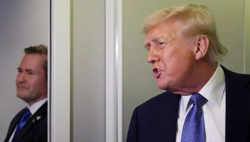 Trump, Sızdırılan Planların Ardında Mike Waltz'u Görevden Aldı!