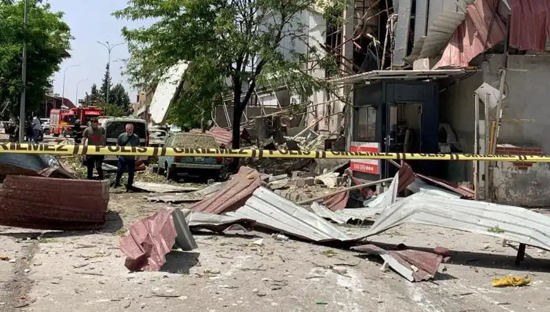 Gaziantep’te Fabrika Patlaması: Korkutan Hızla Yaygınlaşan Yaralı Sayısı