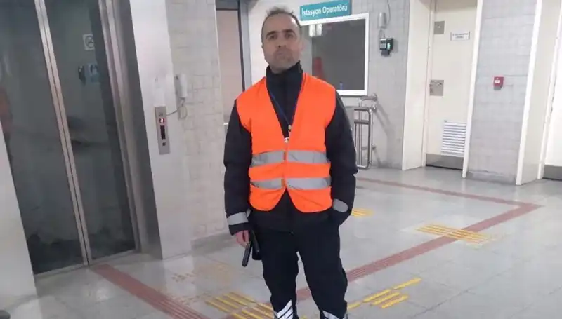 Trende Sigara İçen Yolcu, Uyarıcı Güvenlik Görevlisini Katletti!