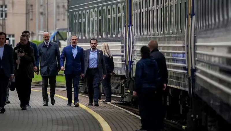 Dışişleri Bakanı Fidan, Ukrayna İlişkilerini Güçlendirmek İçin Ziyaret Gerçekleştirdi