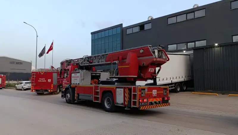 İnegöl’de Fabrika Yangını: Korkuya Neden Olan Olayın Detayları