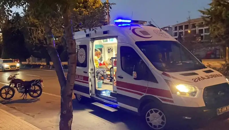 Korkunç Kaza: Otomobil Motosikleti 70 Metre Sürükledi, Sürücü Kaçtı!