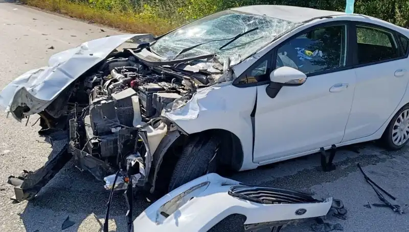 Çanakkale'de Meydana Gelen Trafik Kazası: 2 Kişi Yaralandı