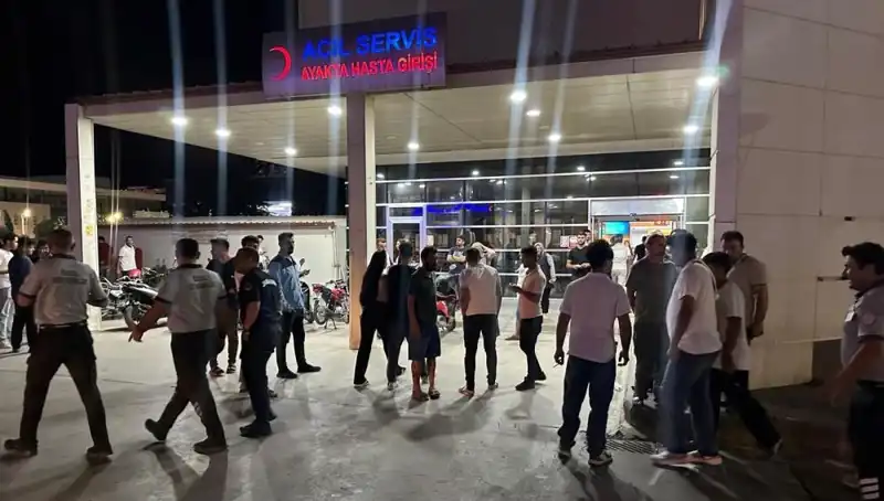 Acil Servis Önünde Tekme Tokat Kavga Görenleri Şaşırttı
