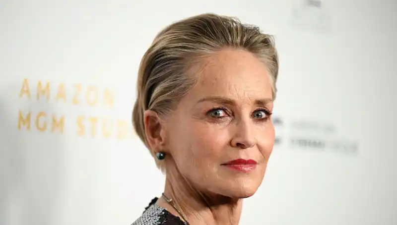 Sharon Stone'un Anne Kaybıyla Giden Hayat Dersi: Acı Kaybı Sosyal Medyada Duyurdu