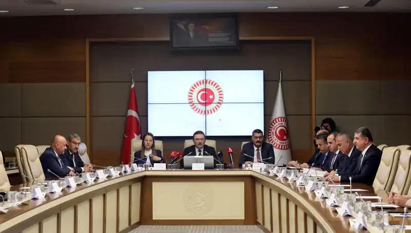 Meclis, Kartalkaya Yangın Faciasını Araştırıyor: "Vali Üzülüyor, Ağlama" Tansiyonu Yükseltti