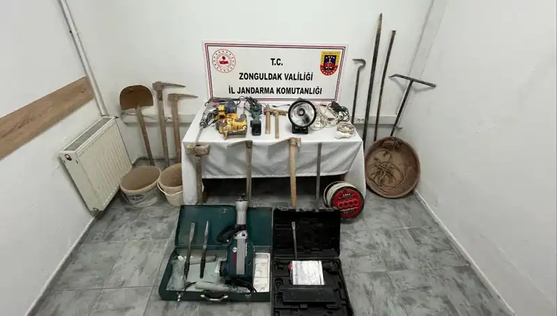 Çaycuma’da Kaçak Kazı Şoku: 5 Kişi Suçüstü Yakalandı