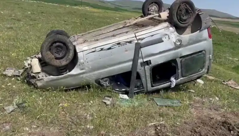 Konya'da Otomobil Takla Attı: Genç Çift Hastaneye Kaldırıldı