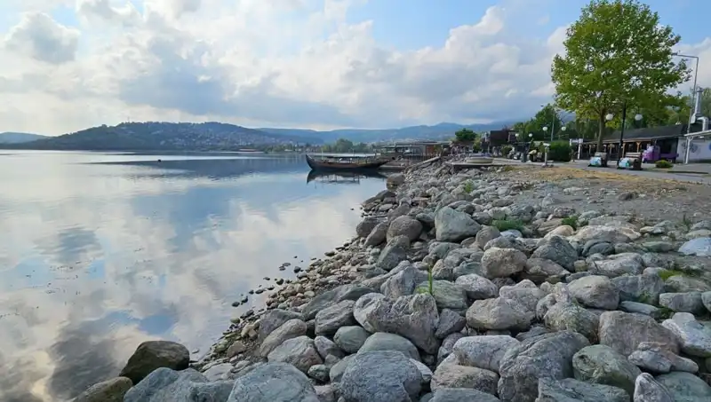 Sapanca Gölü'nde Su Seviyesinde Tedirgin Eden Düşüş: Nedenleri ve Sonuçları