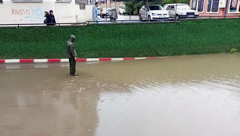 Aydın'da Şiddetli Sağanak Yağışları Altyapıyı Vurdu: Alt Geçitler Sular Altında Kaldı