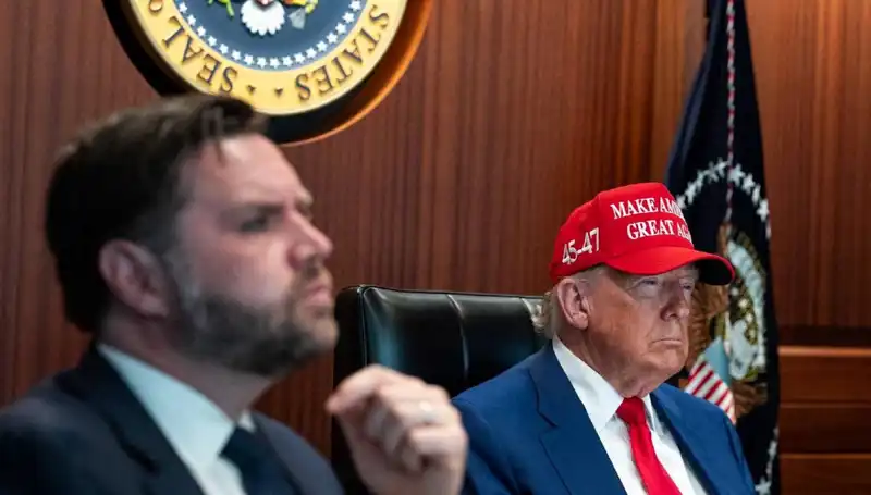 Trump'ın Azil Tasarısı Reddedildi: Gelecek Ne Olacak?