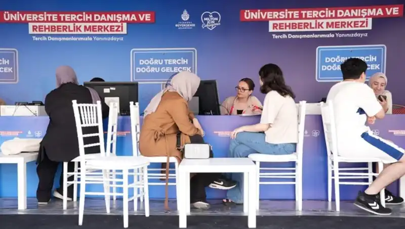 İstanbul'a 24 Yeni "İBB Tercih Danışma ve Rehberlik Merkezi" Açılıyor!