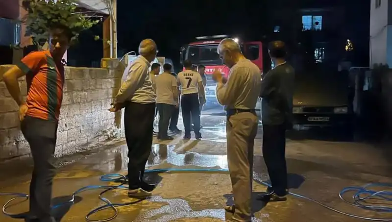 Park Halindeki Araçta Korkutan Yangın: Olay Anı Kamerada